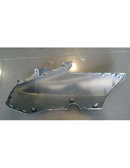 LATERAL DELANTERO DERECHO YAMAHA XMAX (2024/2025) RECUPERADO CON PEQUEÑO RASGUÑO